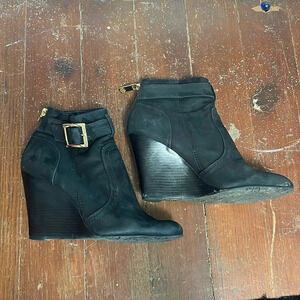 Tory Burch Deanna Soft Suede Booties Black Wedge Heeled size 8.5